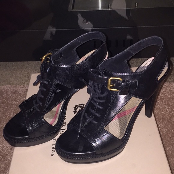 Burberry heels - Picture 3 of 7